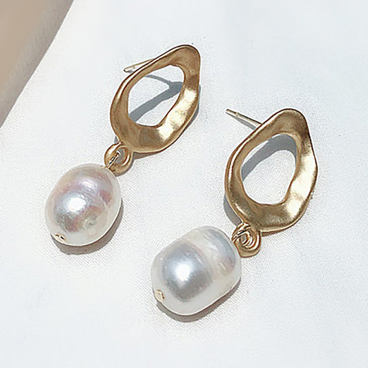 The Luminous Drop Pearl Earring