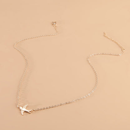 Alloy Bird Pendant Necklace Women Short Clavicle Chain