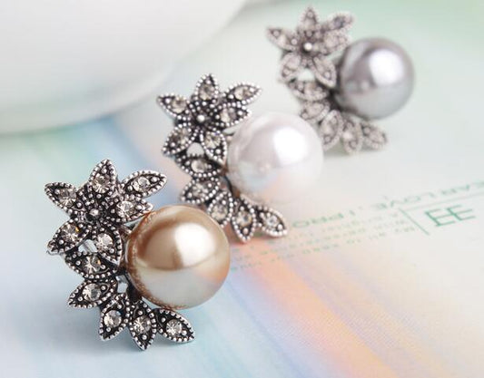 Leaf Shell Pearl Earrings