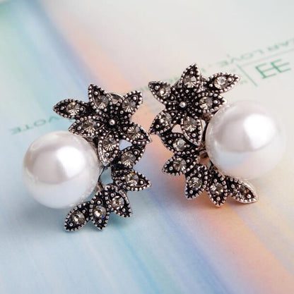 Leaf Shell Pearl Earrings
