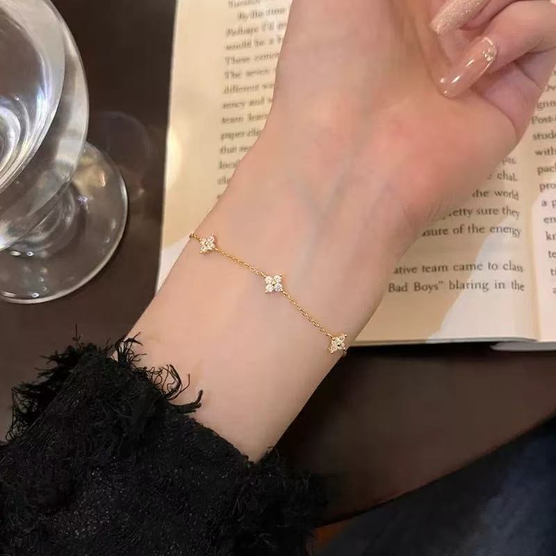 French-style Minimalist Luxury Bracelet For Women