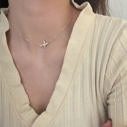 Alloy Bird Pendant Necklace Women Short Clavicle Chain