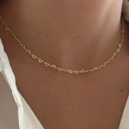 The Amour Petite Heart Link Chain – Minimalist Korean Fashion Necklace