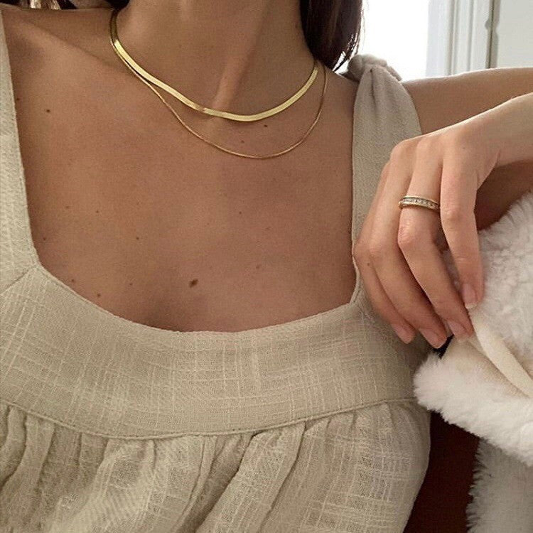 Women Retro Alloy Layered Clavicle Necklace