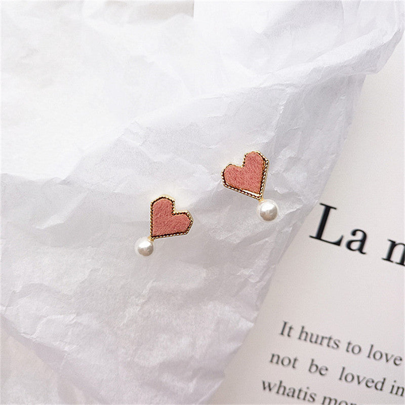 Love flocking pearl earrings heart shaped