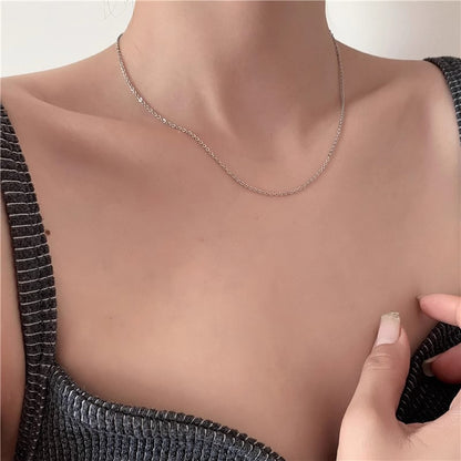 Women Retro Alloy Layered Clavicle Necklace